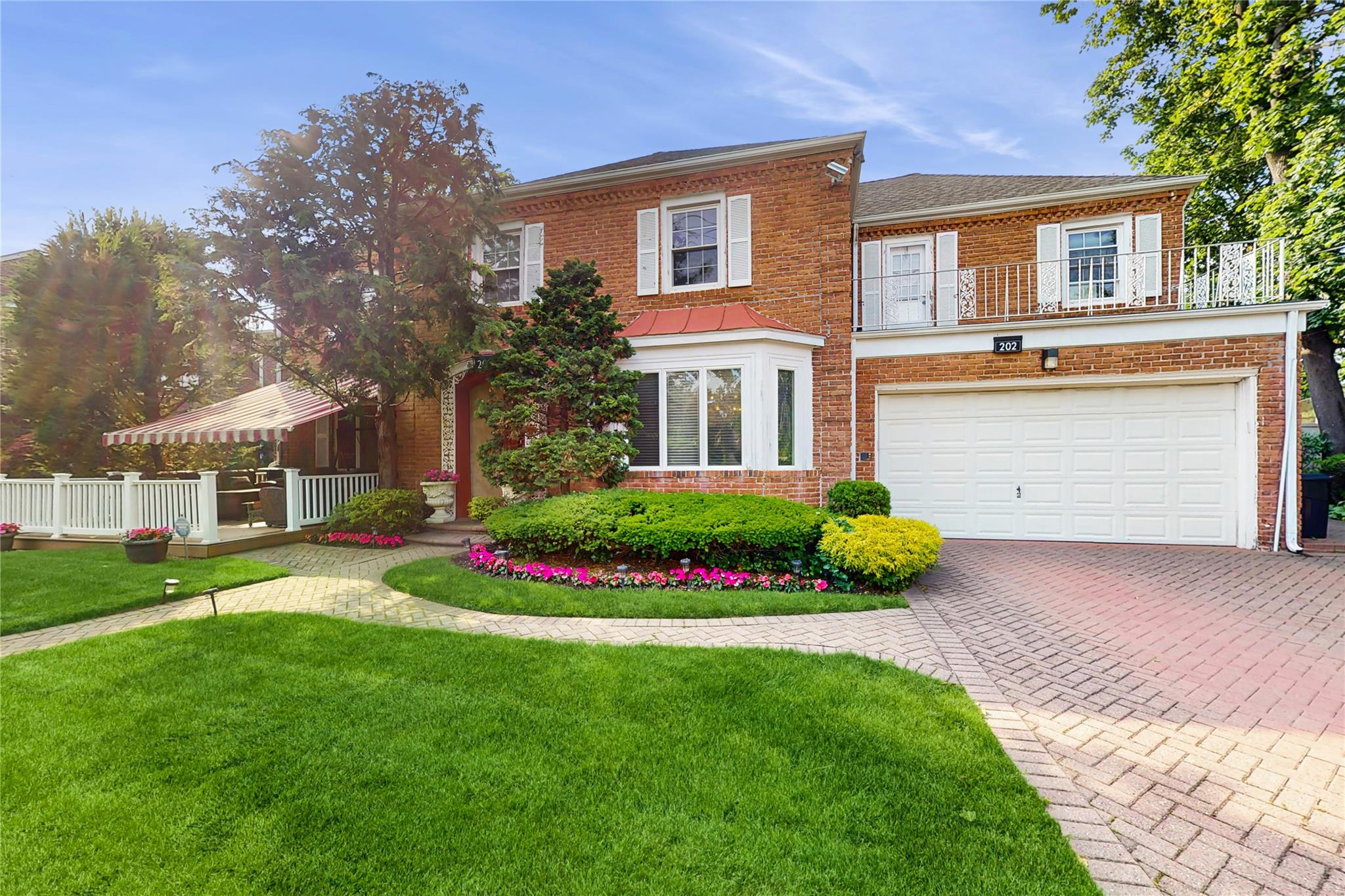 202 Broadway, Lawrence, NY 11559