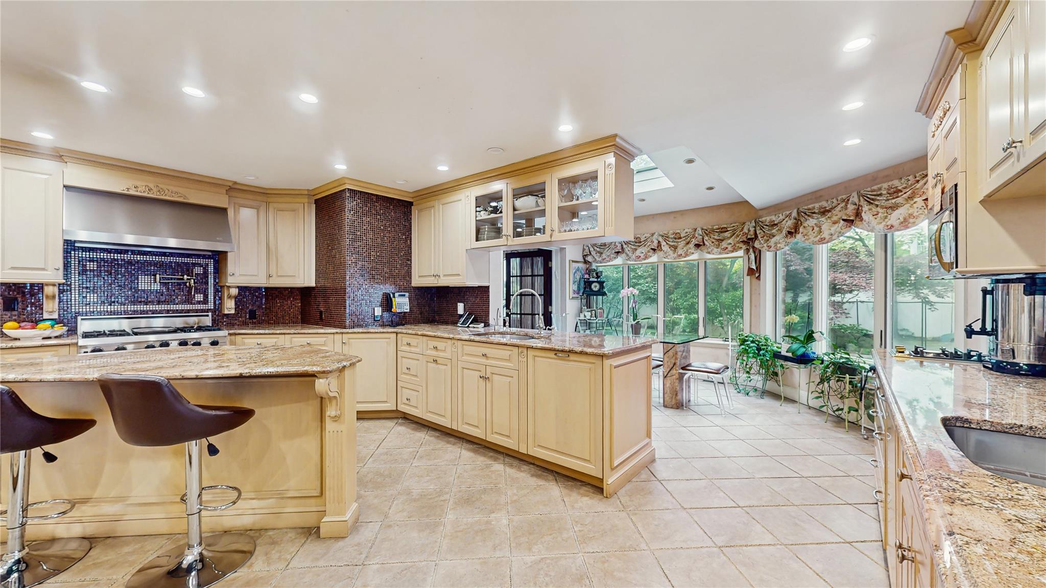 202 Broadway, Lawrence, NY 11559