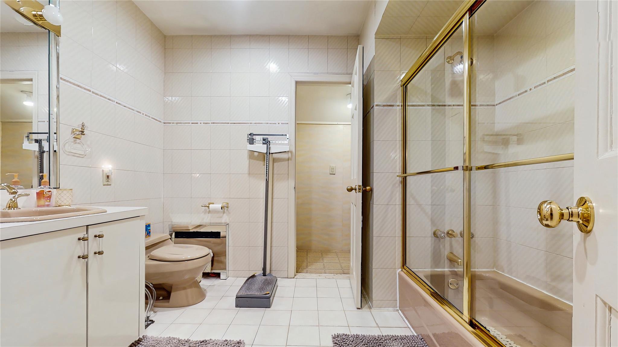 202 Broadway, Lawrence, NY 11559