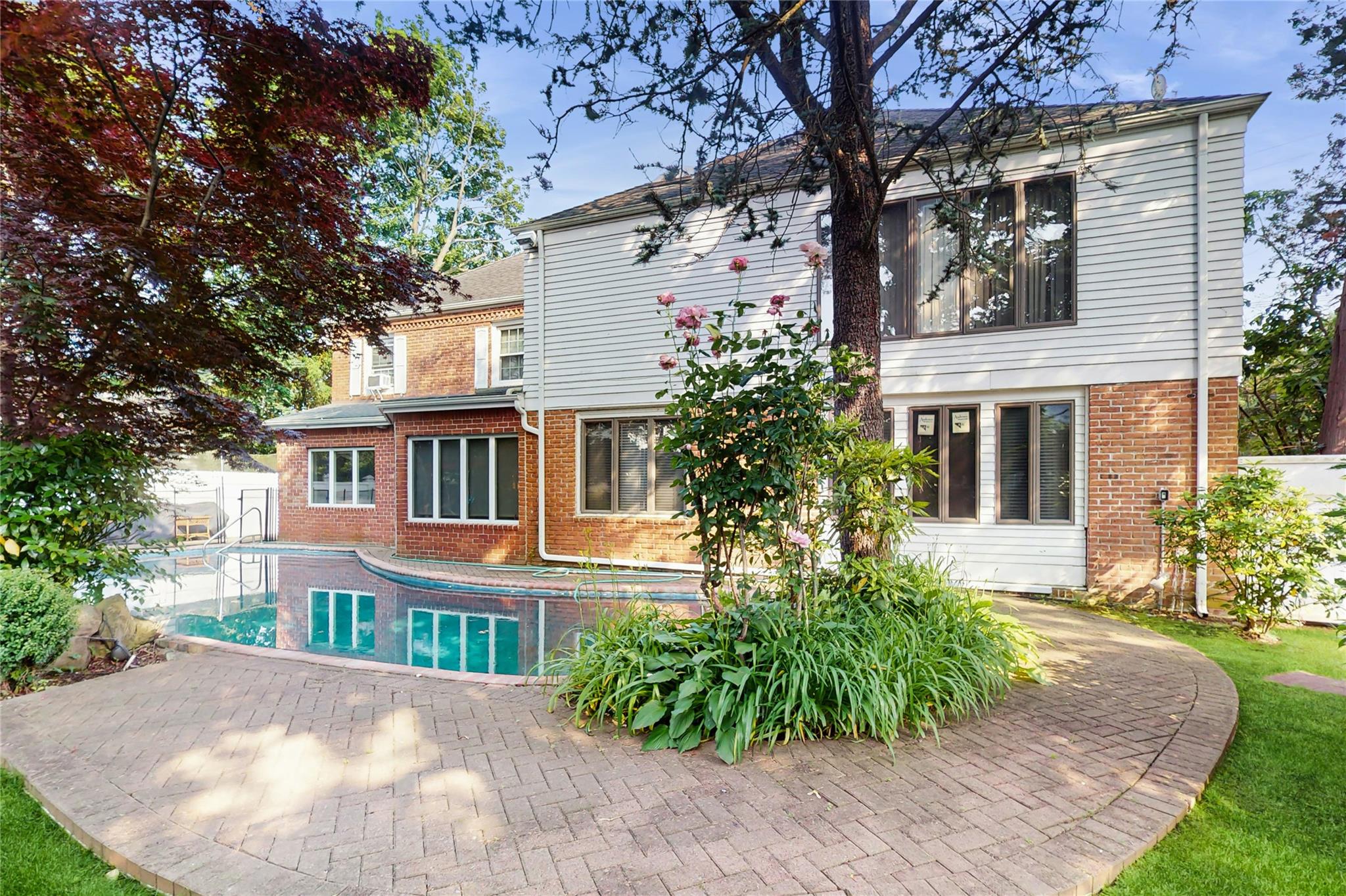 202 Broadway, Lawrence, NY 11559