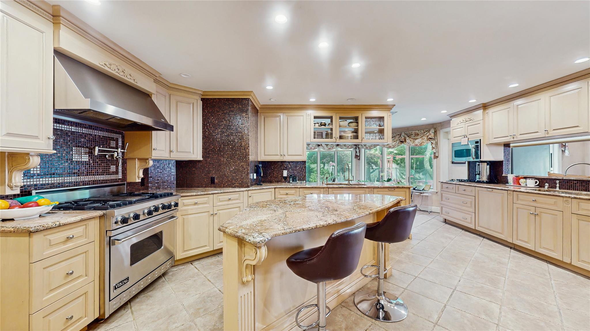 202 Broadway, Lawrence, NY 11559