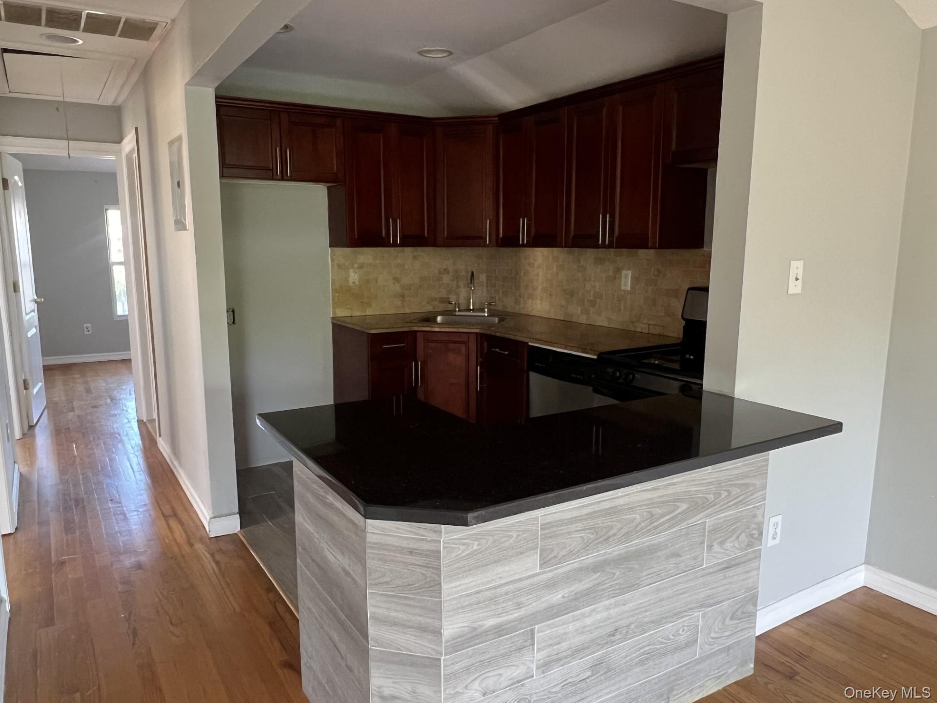 61-31 136th Street, Flushing, NY 11367