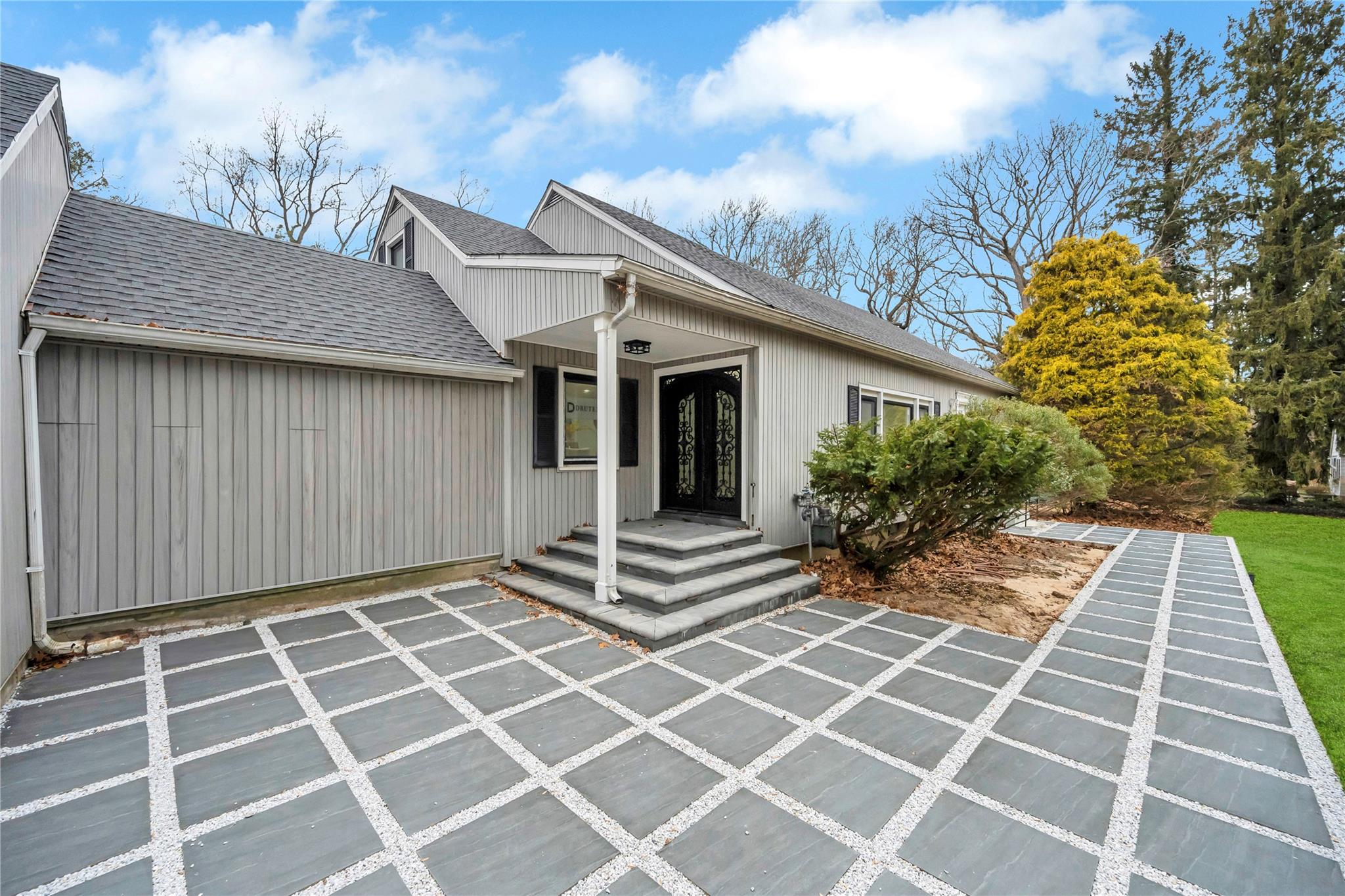 503 Bayville Road, Lattingtown, NY 11560