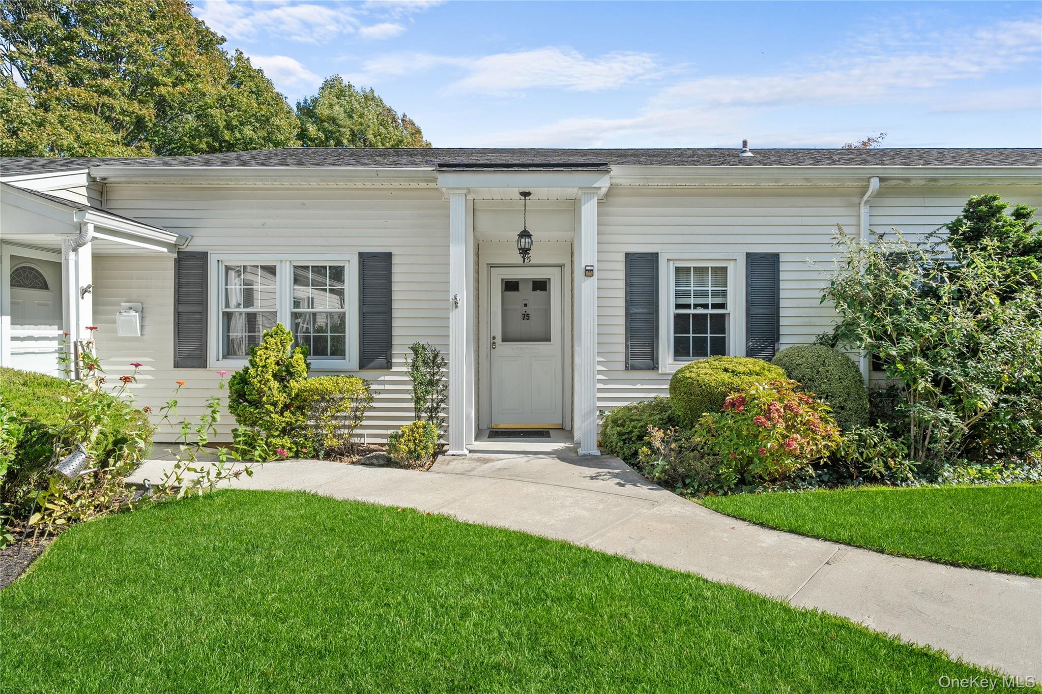 75 Harbor N, Amityville, NY 11701