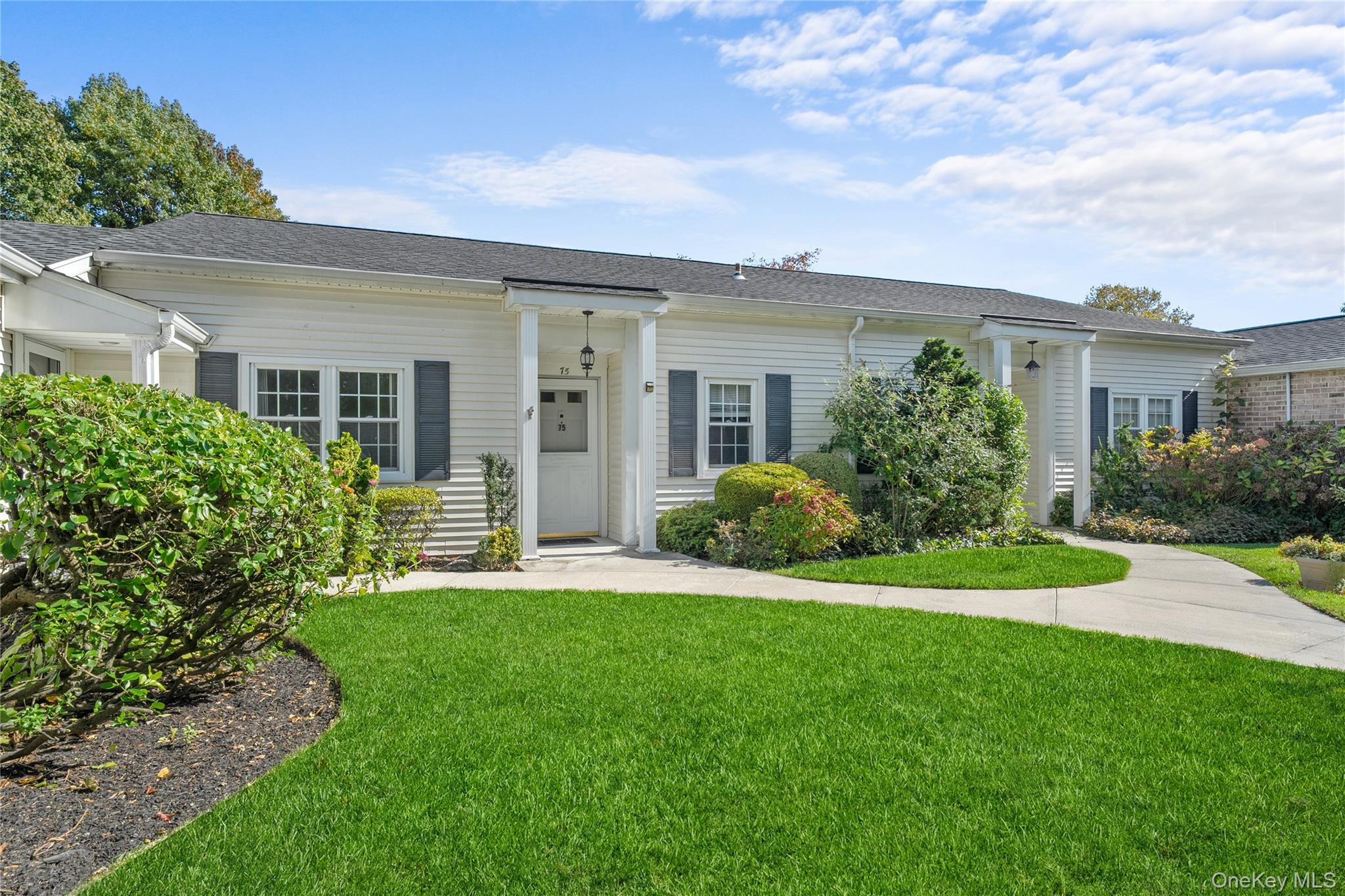 75 Harbor N, Amityville, NY 11701