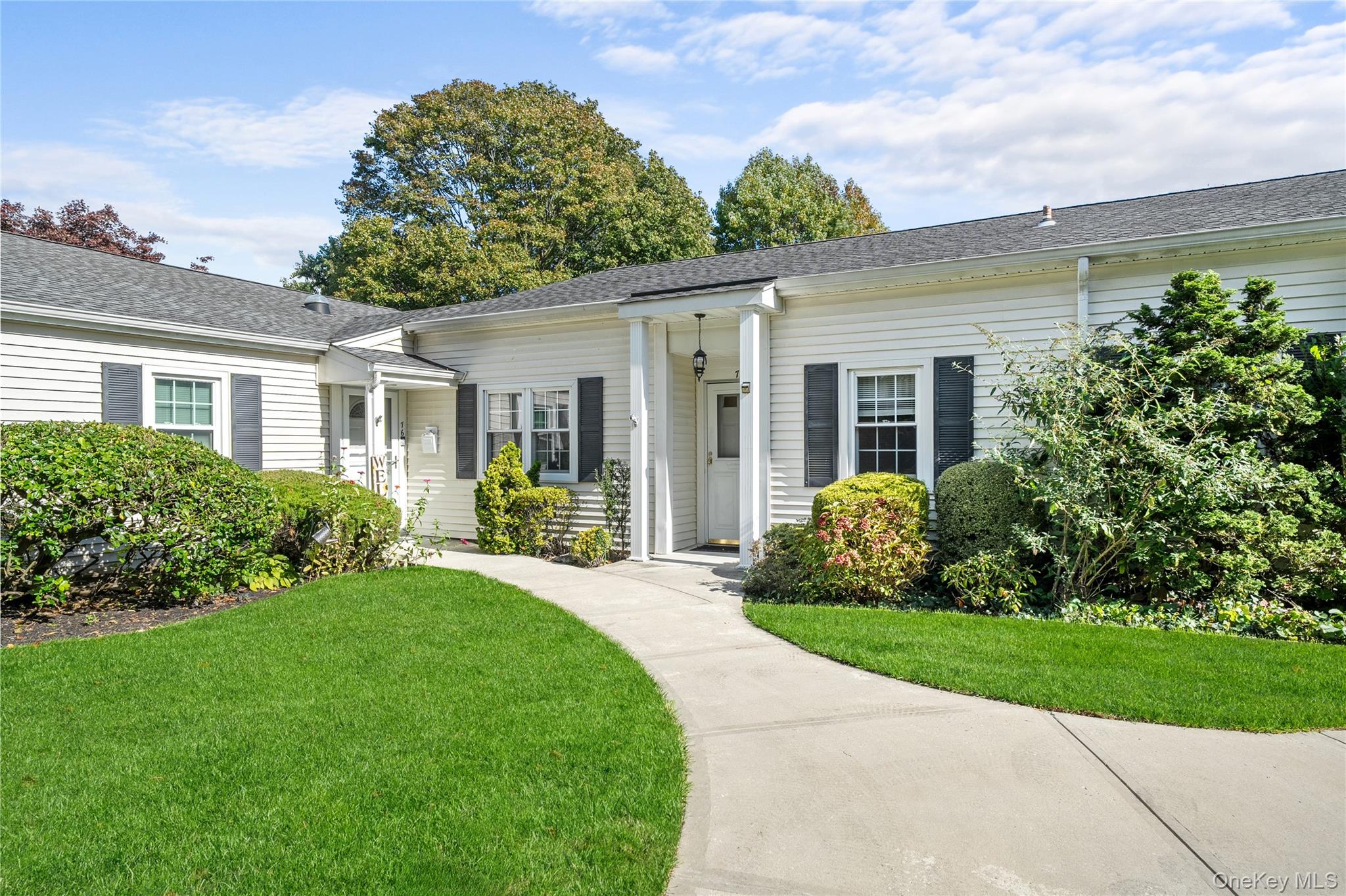 75 Harbor N, Amityville, NY 11701