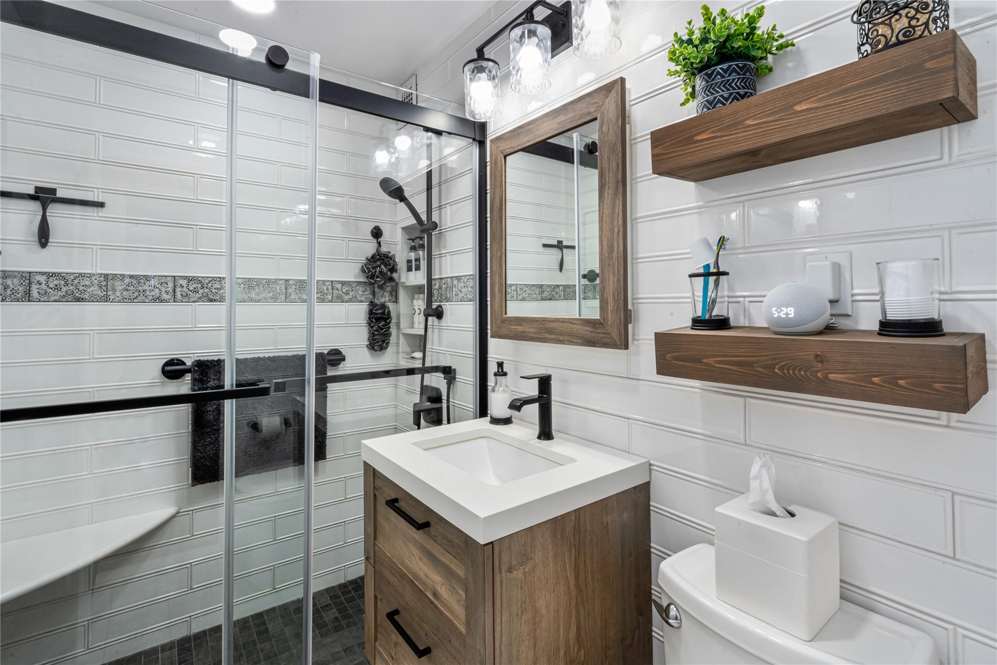 17-85 215th Street # 4B, Bayside, NY 11360