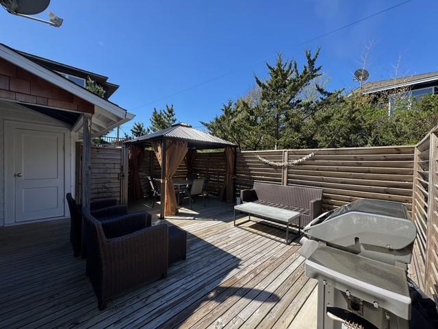 850 Evergreen Walk, Ocean Beach, NY 11770