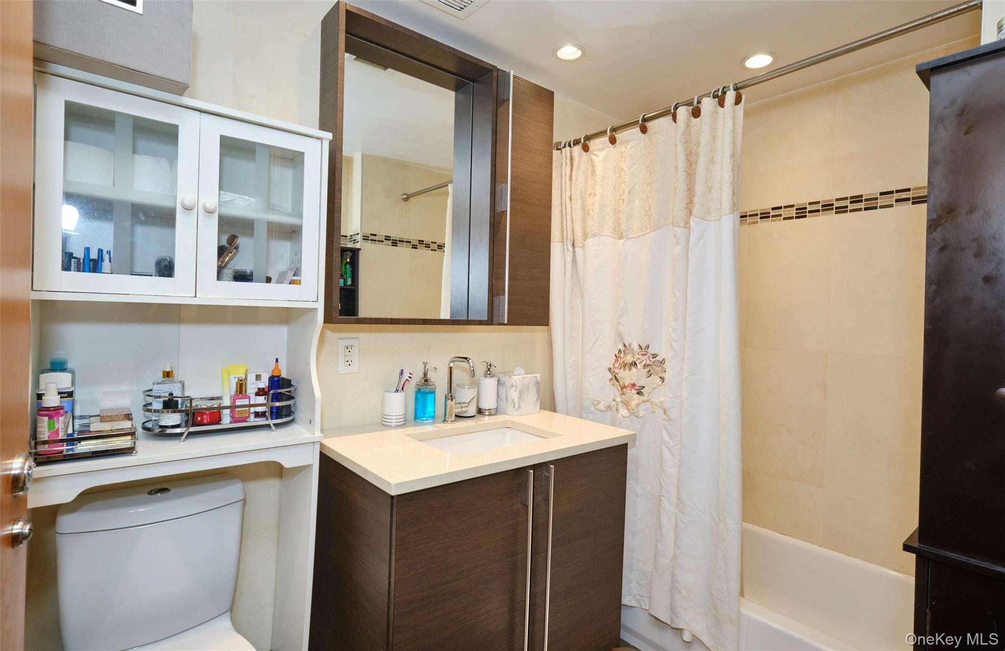 31-35 31st Street, Astoria, NY 11106