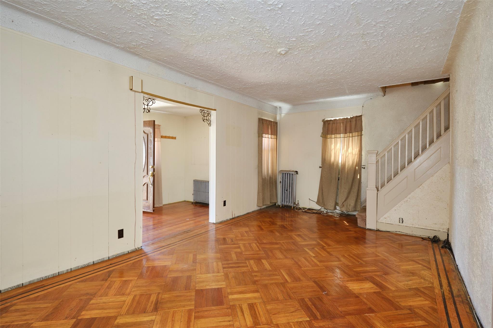 90-62 204th Street, Hollis, NY 11423