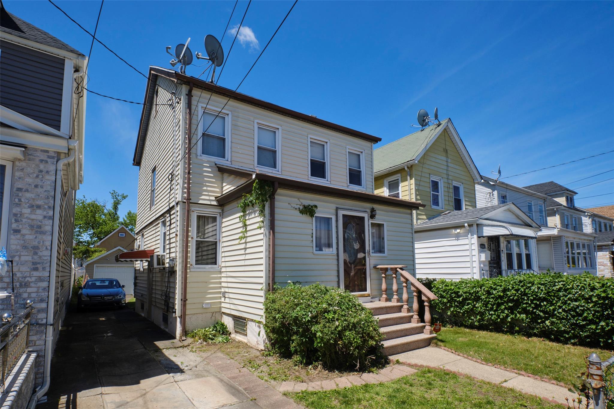 90-62 204th Street, Hollis, NY 11423