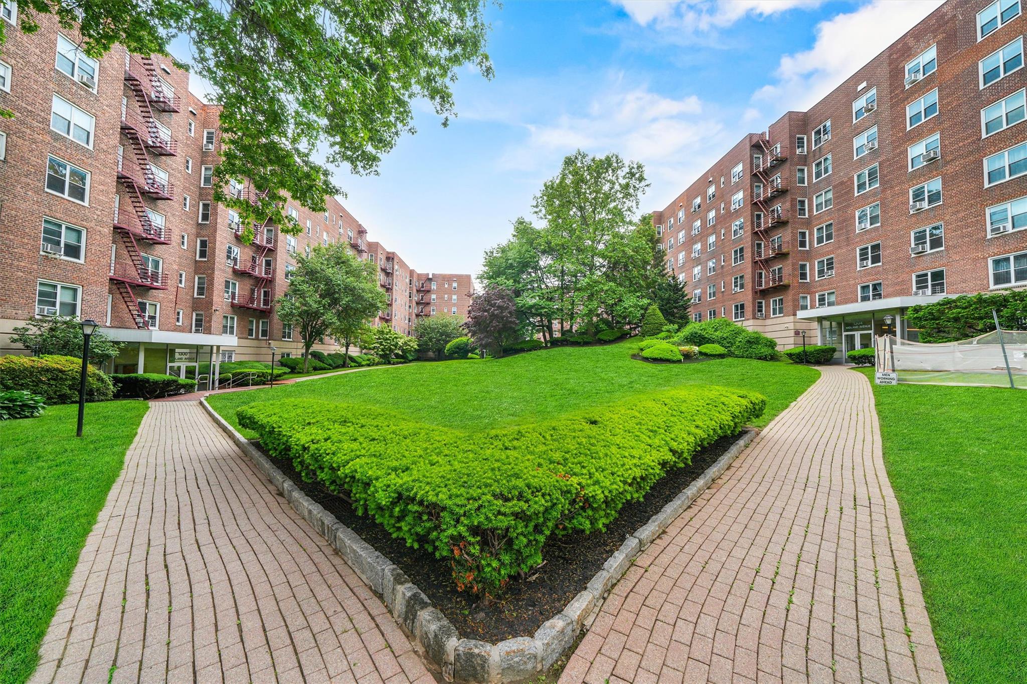 1304 Midland Avenue # B26, Yonkers, NY 10704