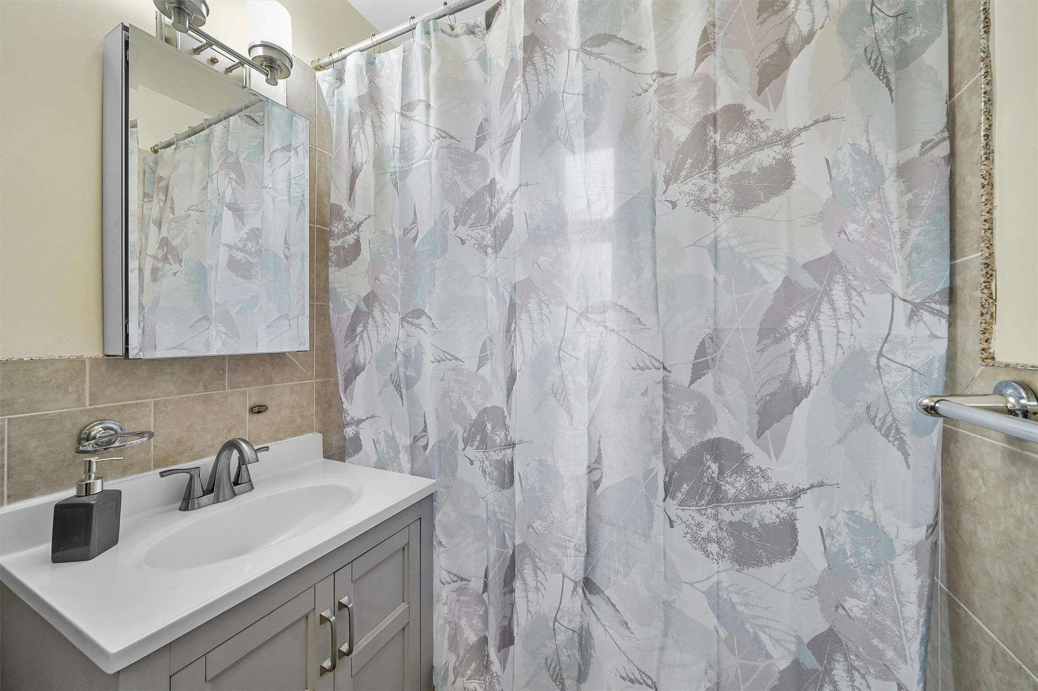 1304 Midland Avenue # B26, Yonkers, NY 10704