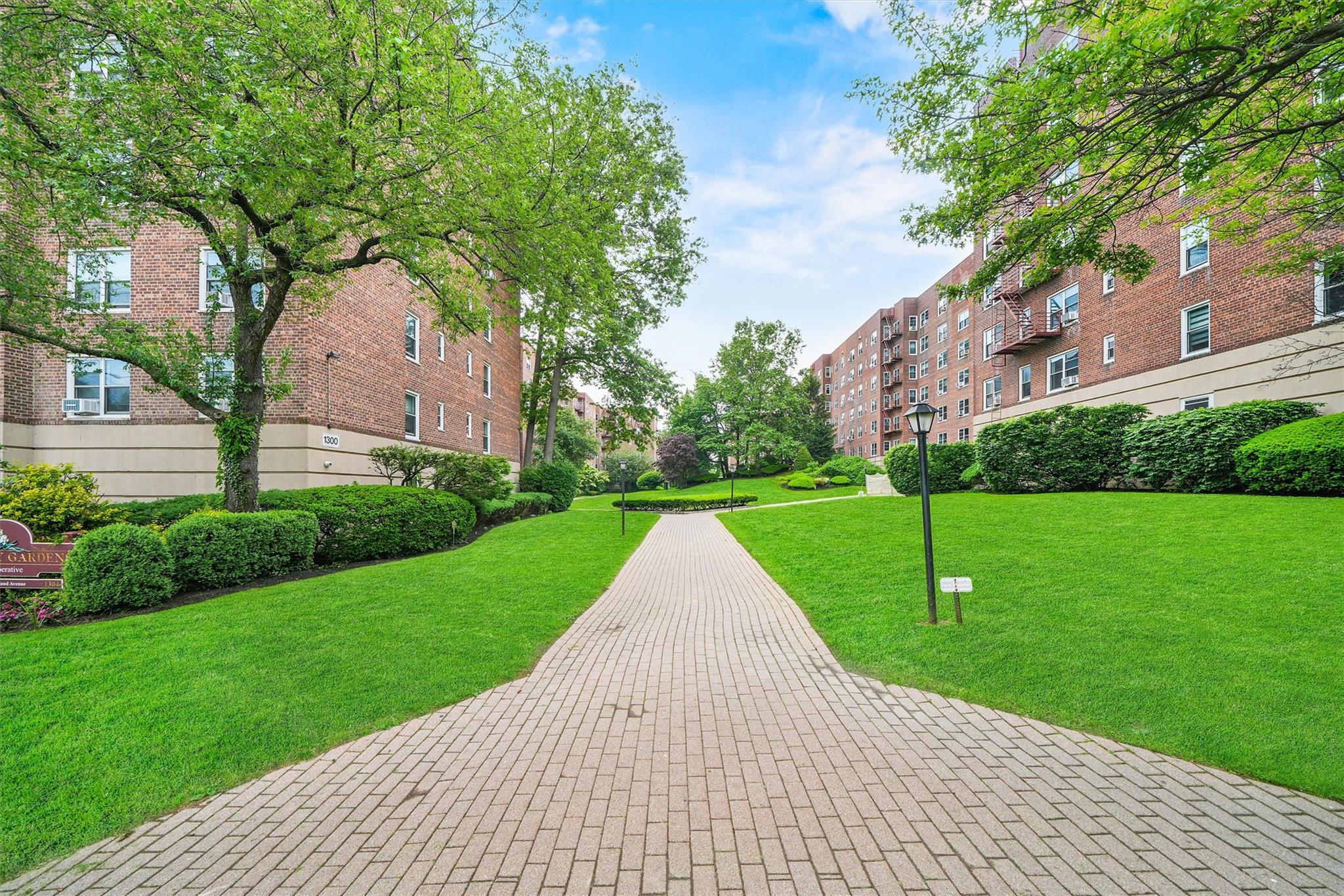 1304 Midland Avenue # B26, Yonkers, NY 10704