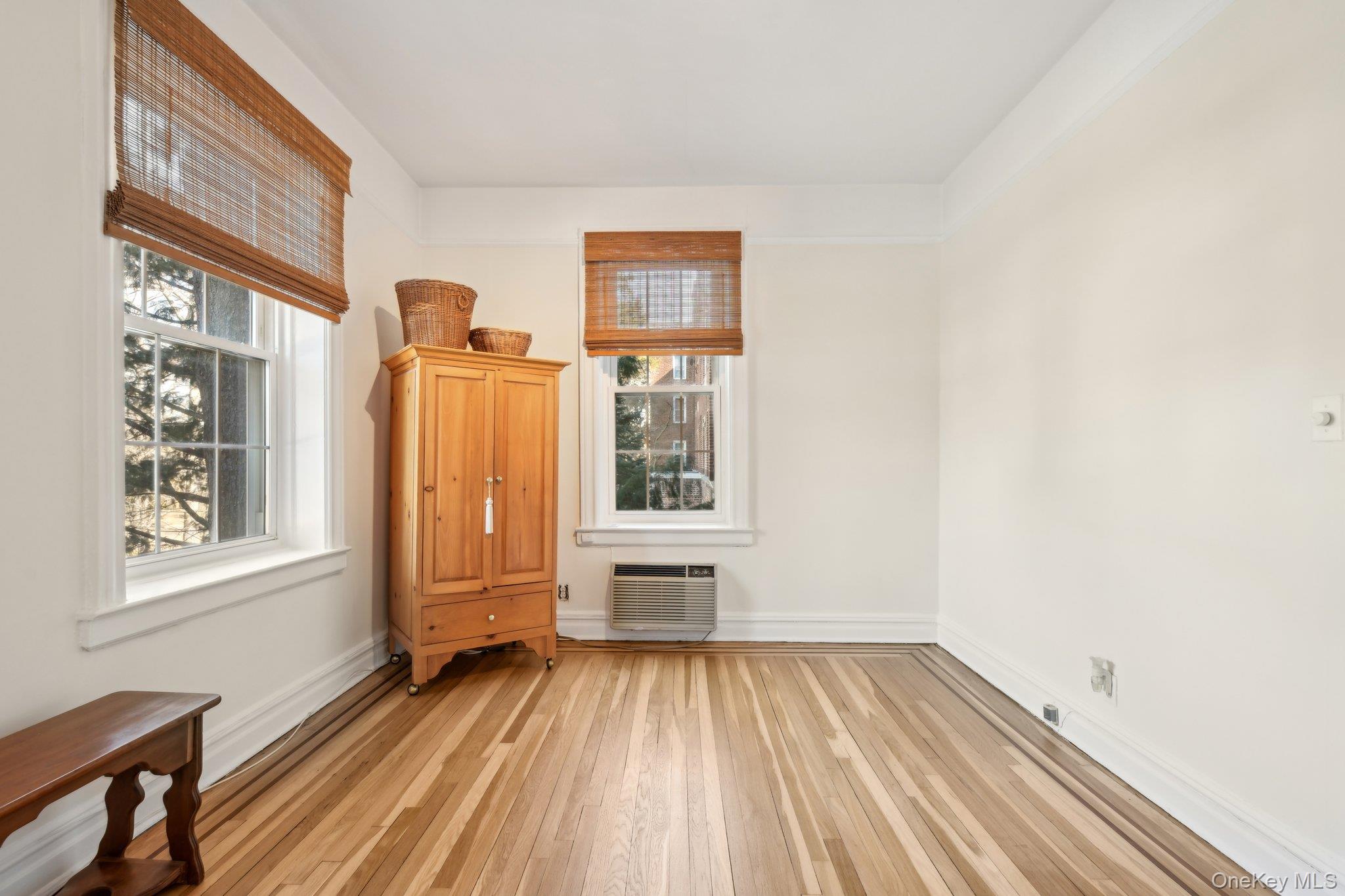 12 Hamilton # B5, Garden City, NY 11530