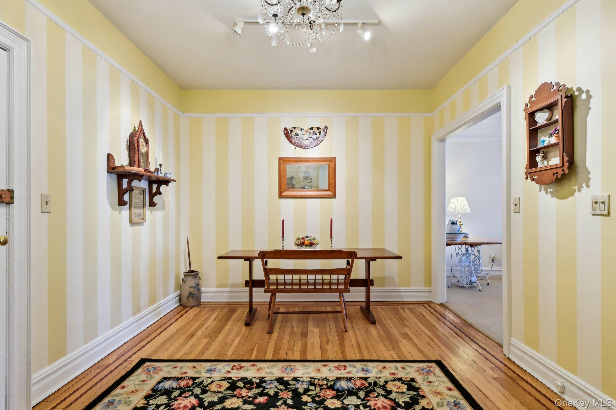 12 Hamilton # B5, Garden City, NY 11530