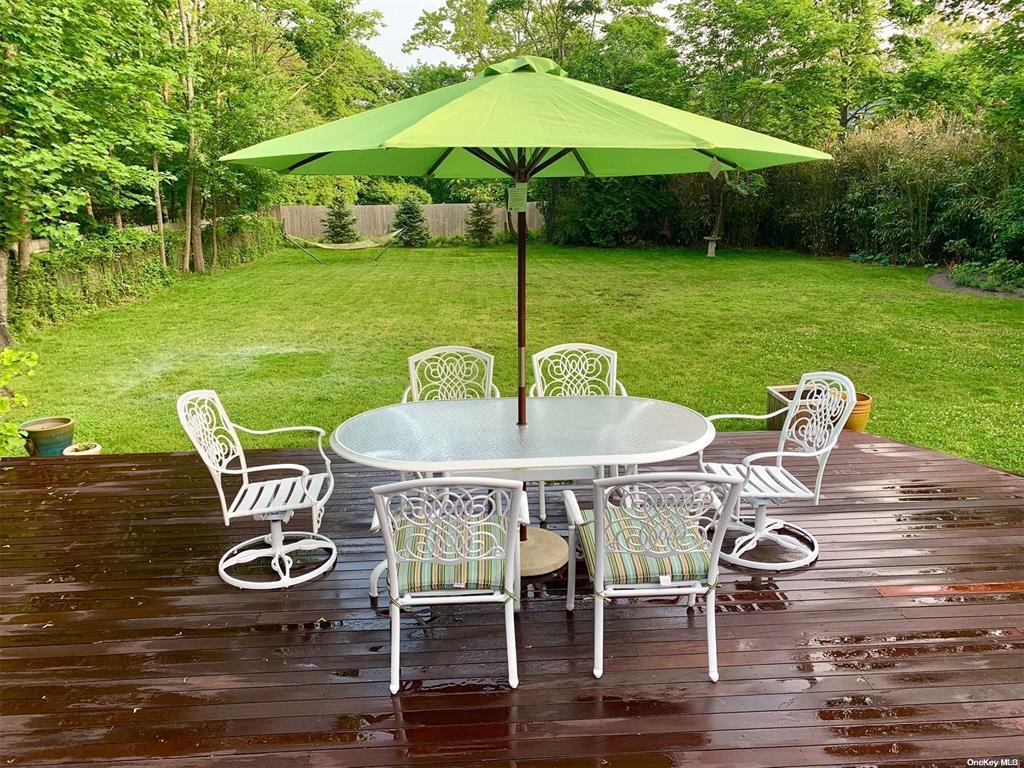 6 Lynn Court, Hampton Bays, NY 11946