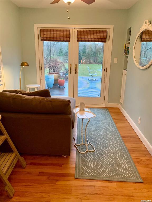 6 Lynn Court, Hampton Bays, NY 11946