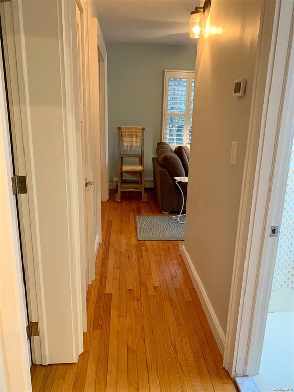 6 Lynn Court, Hampton Bays, NY 11946