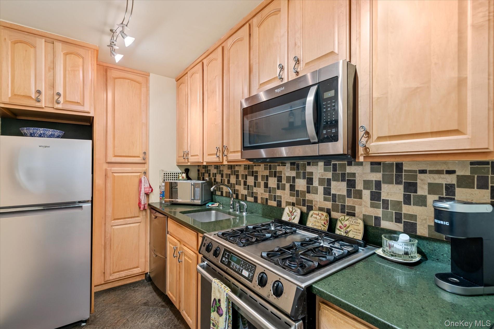 52-30 39 Drive # 9B, Woodside, NY 11377