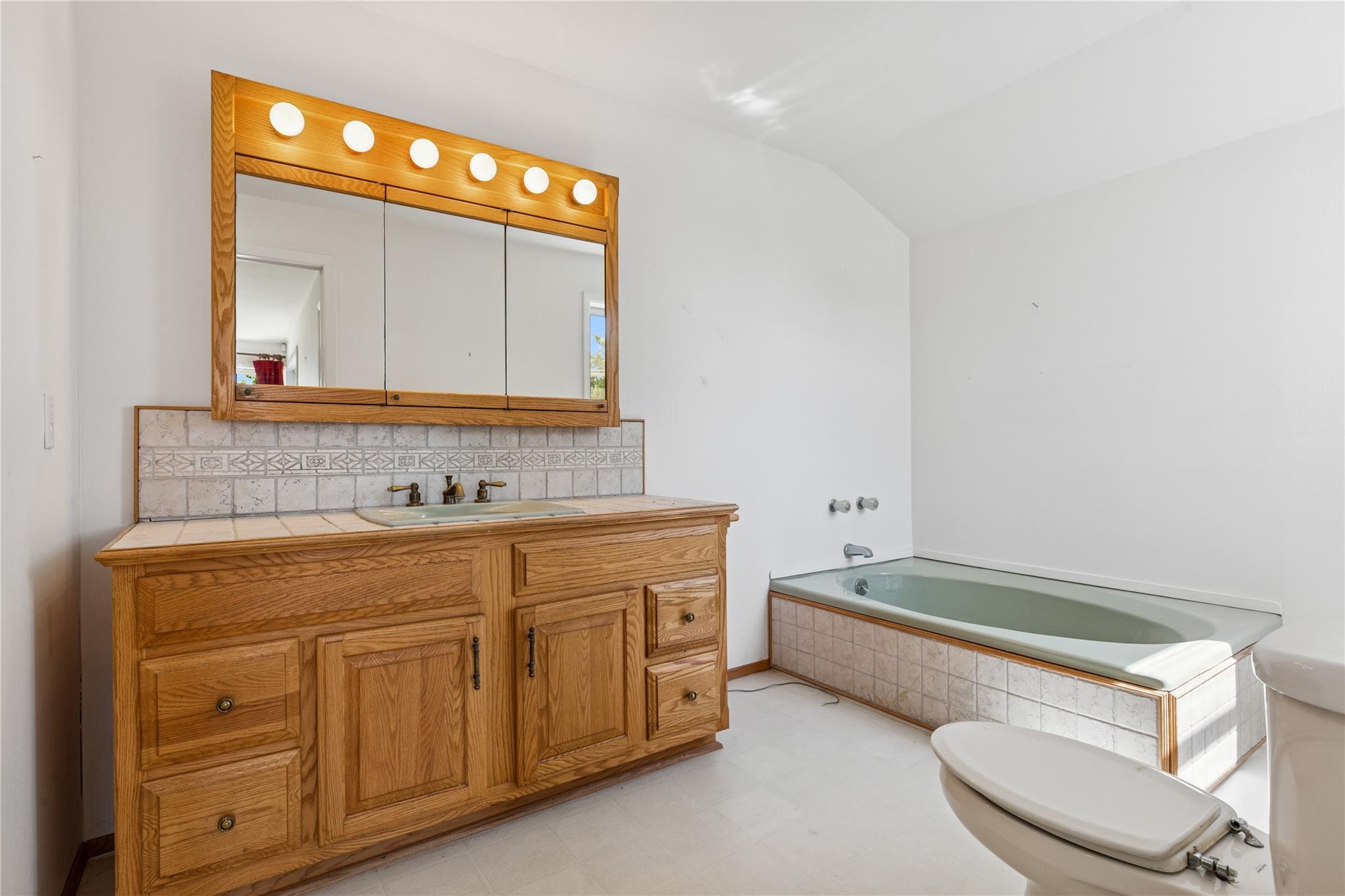 46 Tuthill Point Road, East Moriches, NY 11940