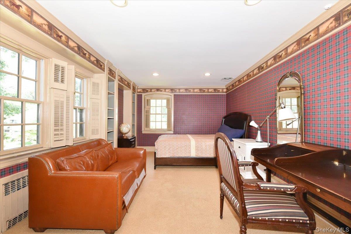 1 Linford Road, Great Neck, NY 11021