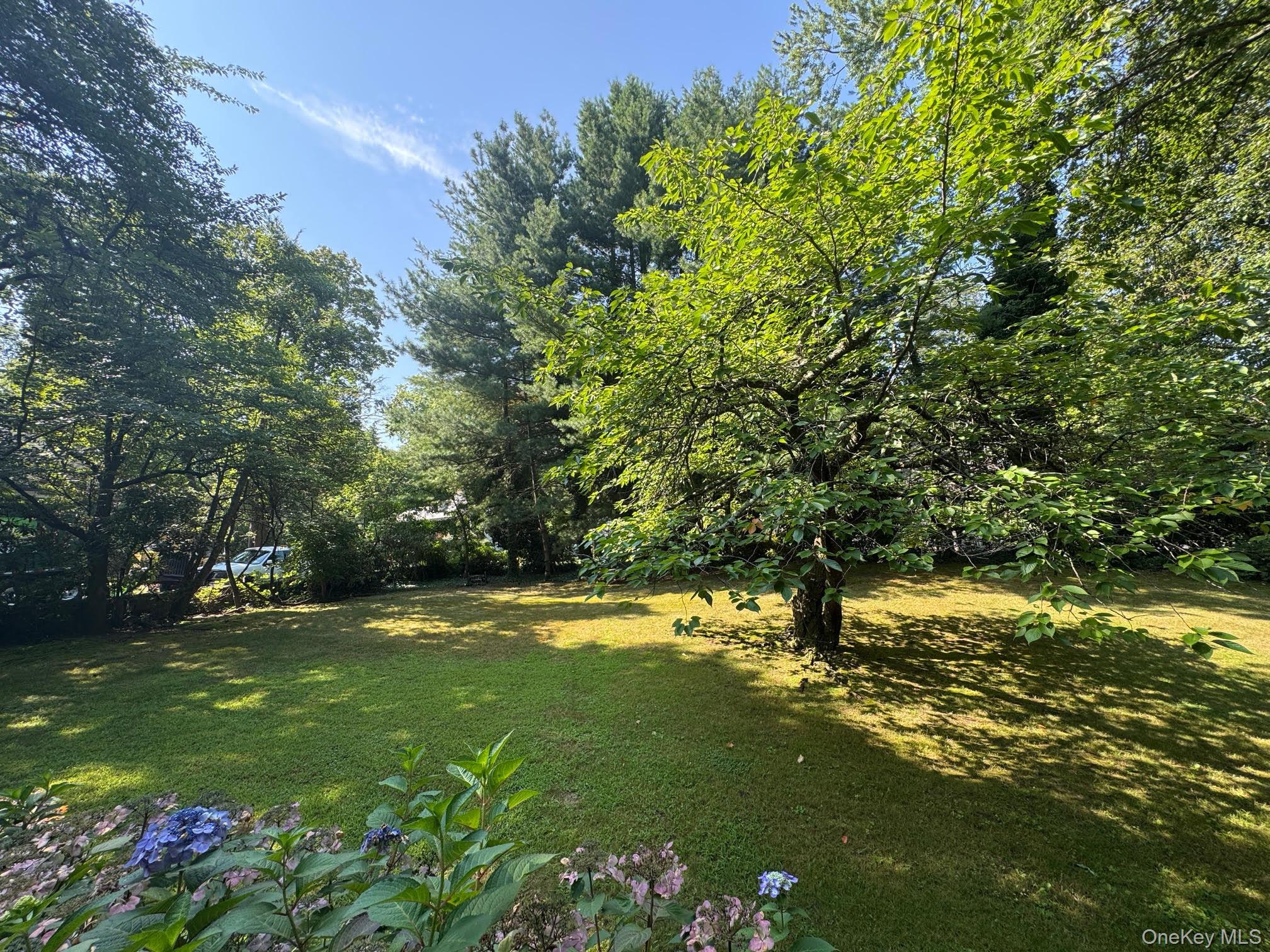 1 Linford Road, Great Neck, NY 11021