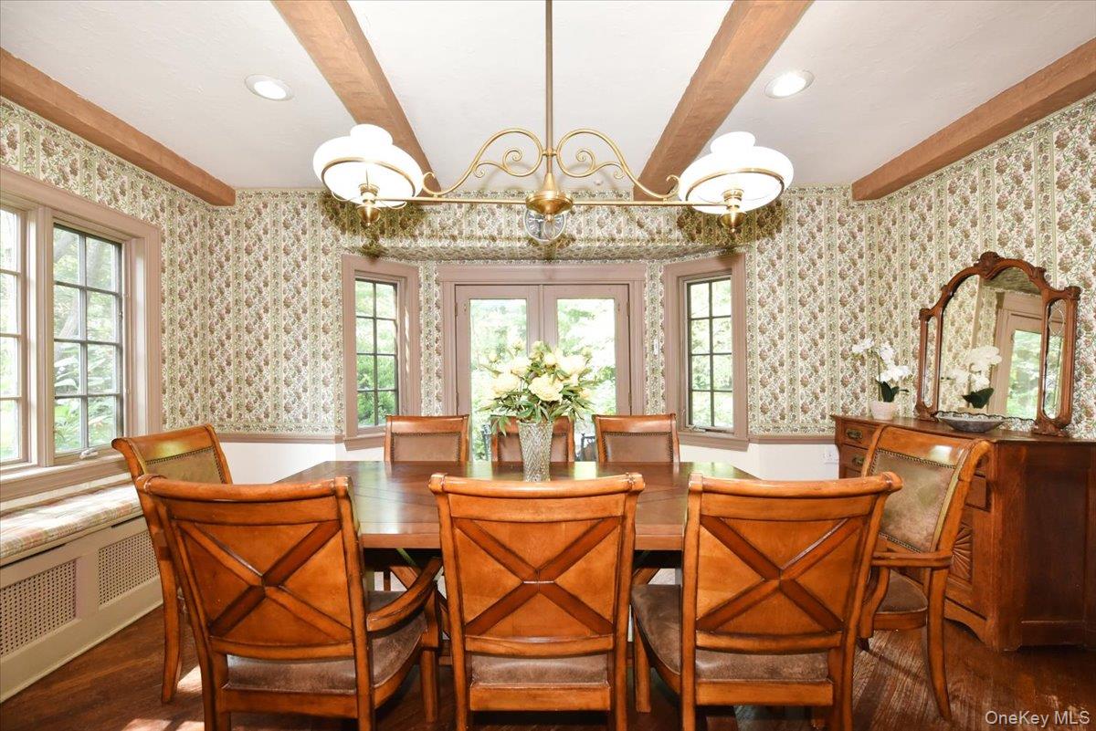 1 Linford Road, Great Neck, NY 11021