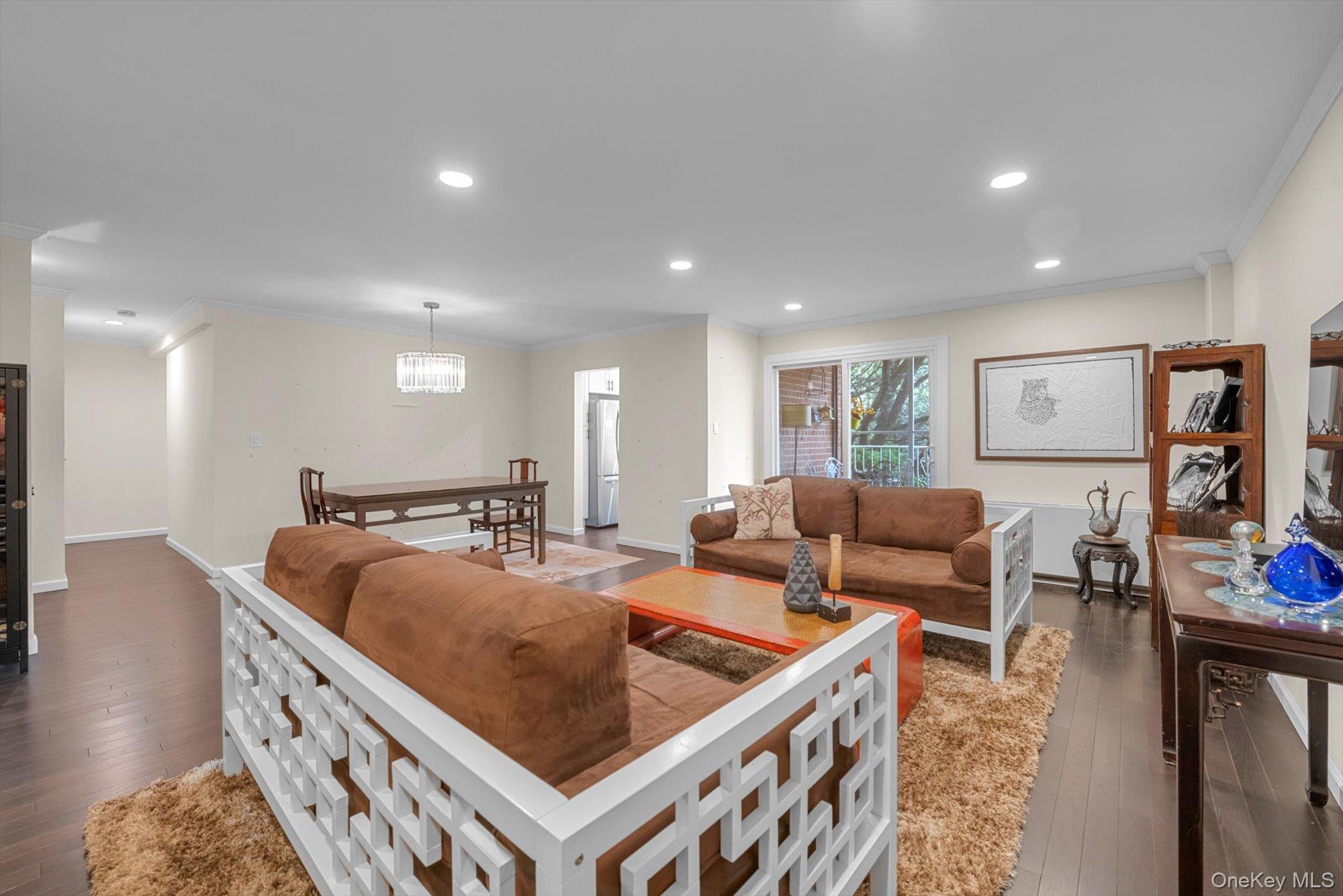 1390 Broadway # 107, Hewlett, NY 11557