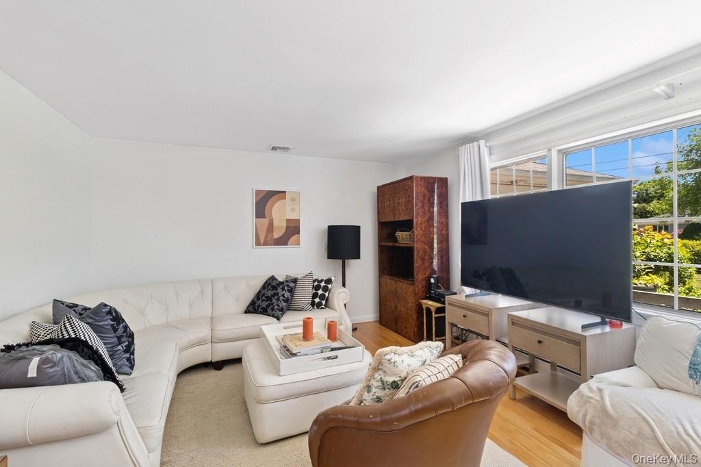 59 Wiltshire Street, Southampton, NY 11968