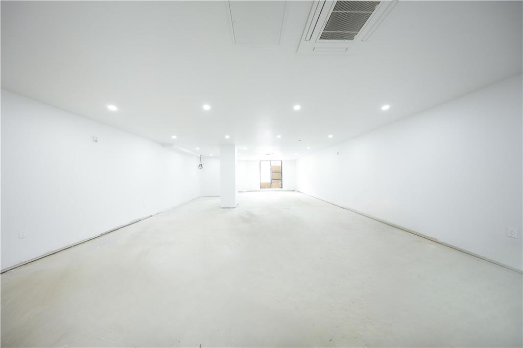 16502 Sanford Avenue, Flushing, NY 11358