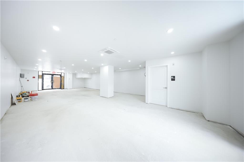 16502 Sanford Avenue, Flushing, NY 11358