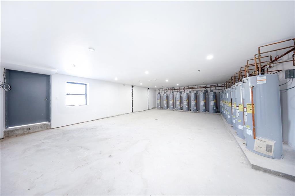 16502 Sanford Avenue, Flushing, NY 11358