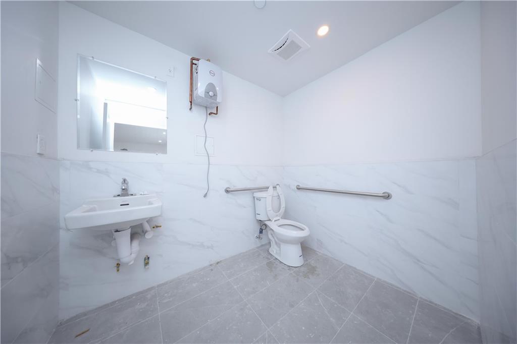 16502 Sanford Avenue, Flushing, NY 11358