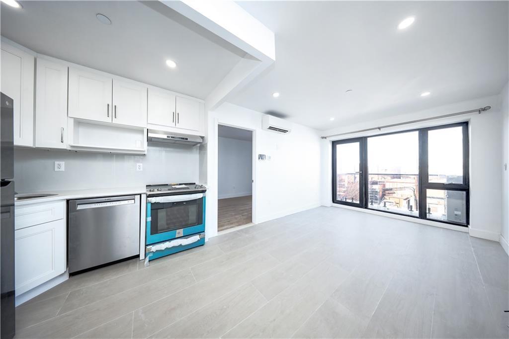 16502 Sanford Avenue, Flushing, NY 11358