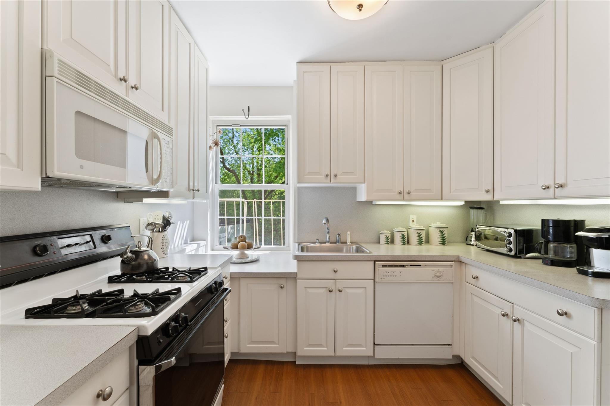 2 Brooklands # 2D, Bronxville, NY 10708