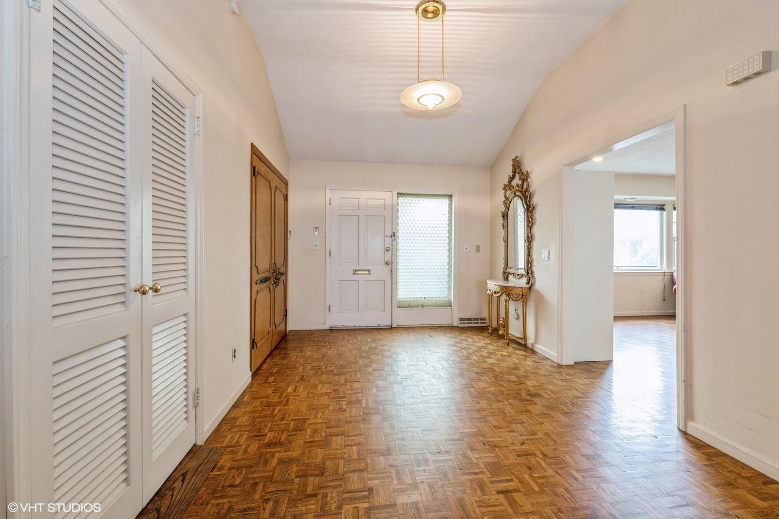 7 Ivy Lane, Lawrence, NY 11559