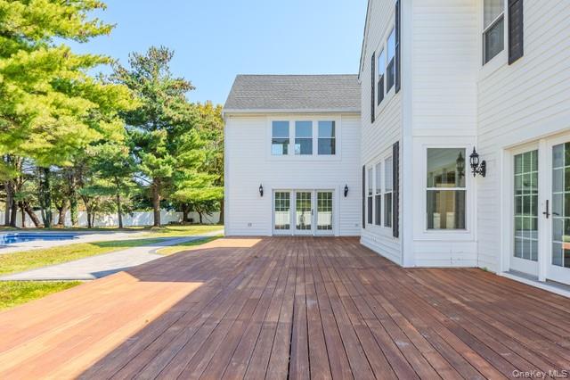 1 Miller Farms Court, Miller Place, NY 11764