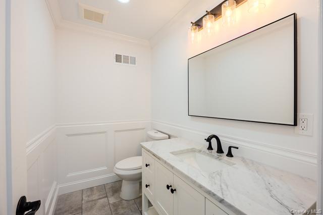 1 Miller Farms Court, Miller Place, NY 11764