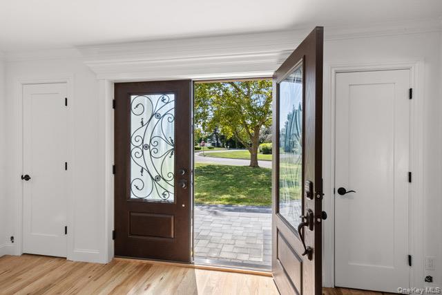 1 Miller Farms Court, Miller Place, NY 11764