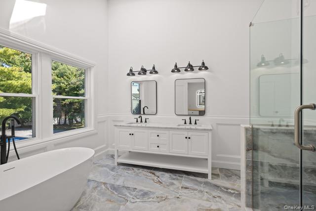 1 Miller Farms Court, Miller Place, NY 11764