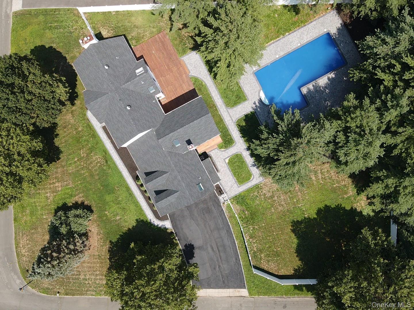 1 Miller Farms Court, Miller Place, NY 11764