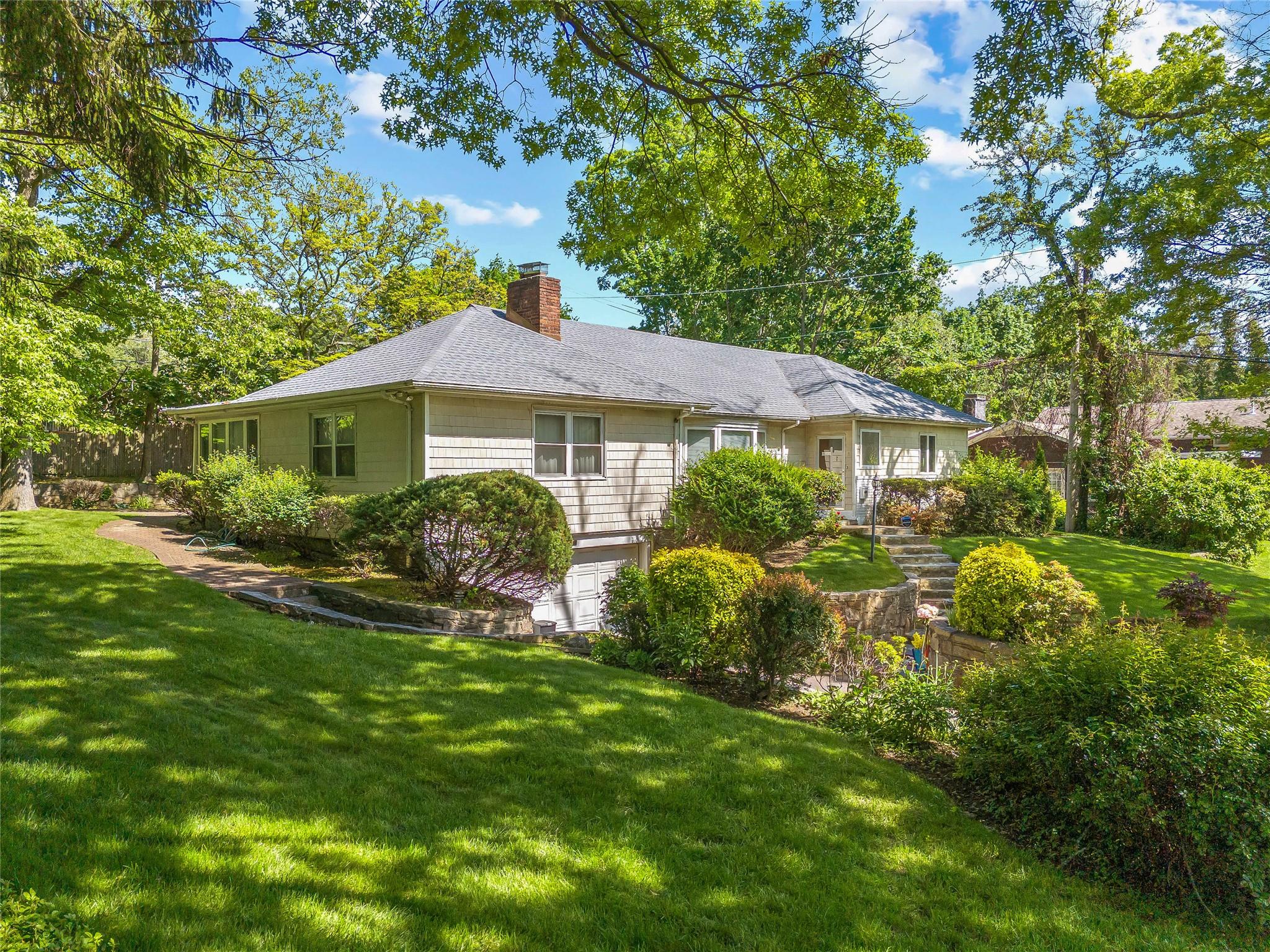 1 Talbot Drive Great Neck NY 11020 MLS 863245 1-talbot-drive-great-neck-ny-11020-mls-863245