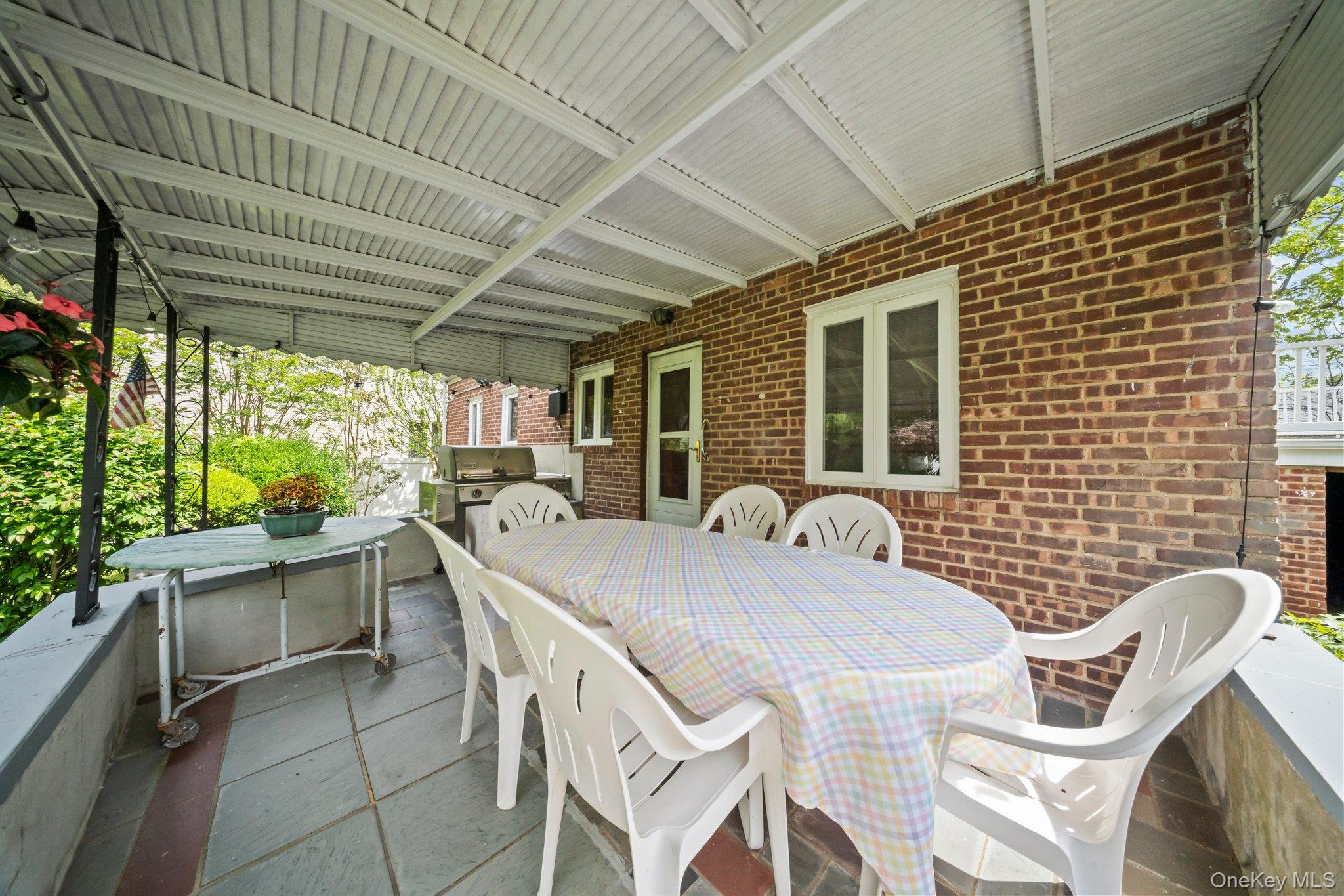 2816 215th Place, Bayside, NY 11360