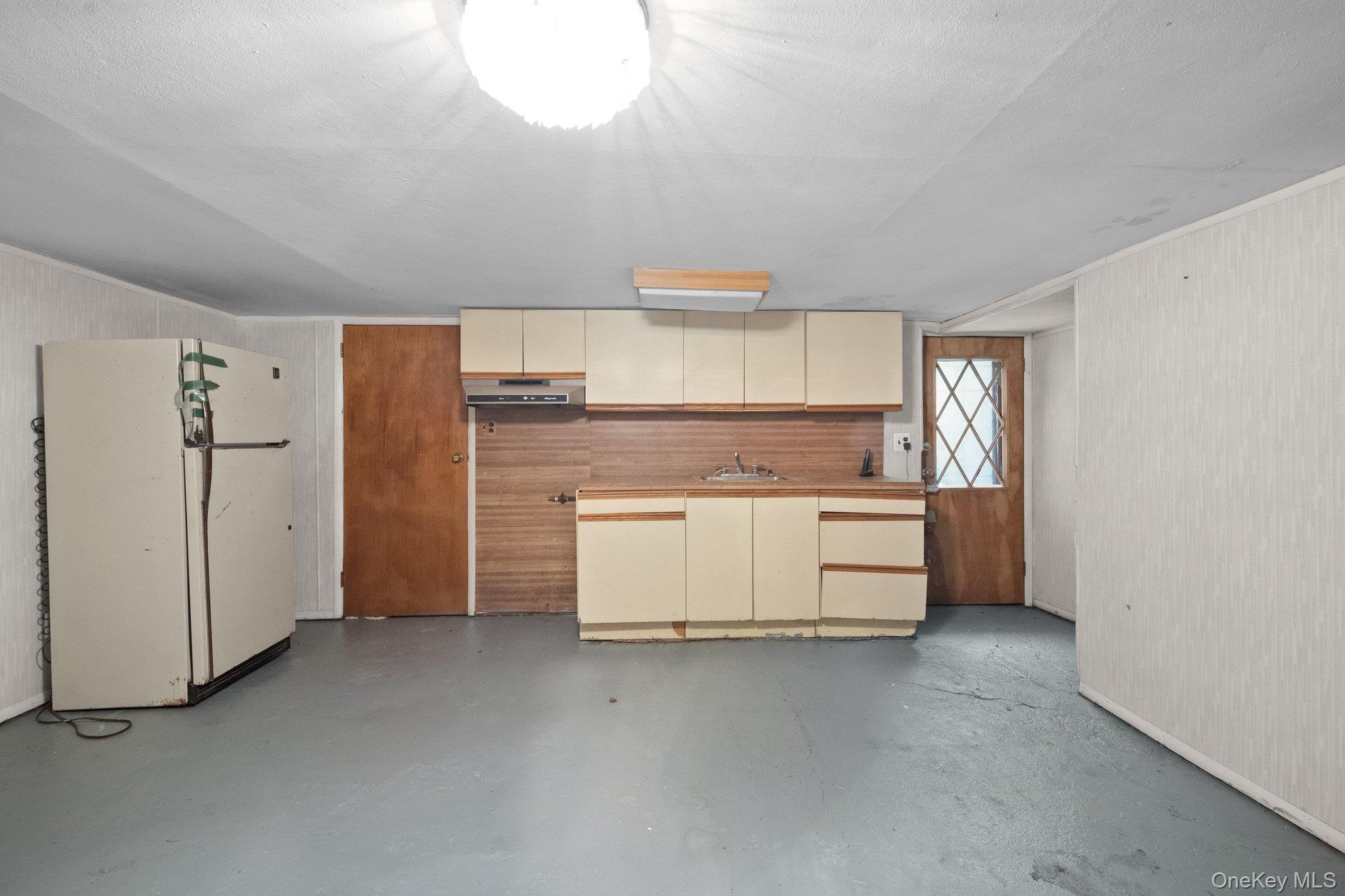 2816 215th Place, Bayside, NY 11360