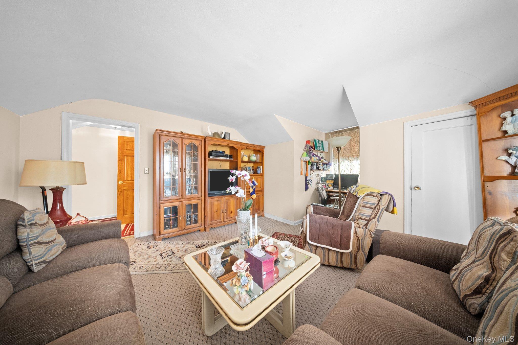 2816 215th Place, Bayside, NY 11360