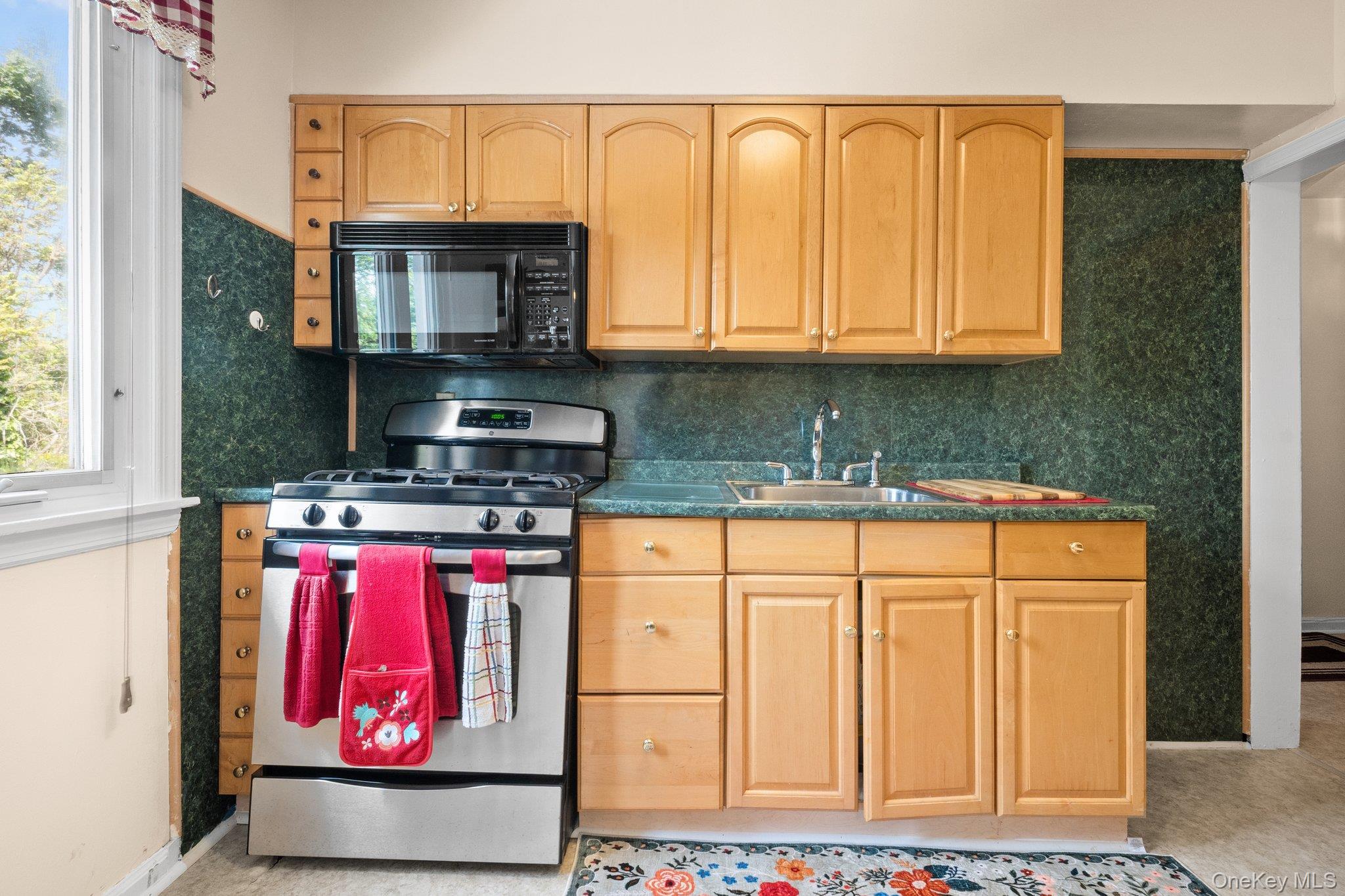 2816 215th Place, Bayside, NY 11360