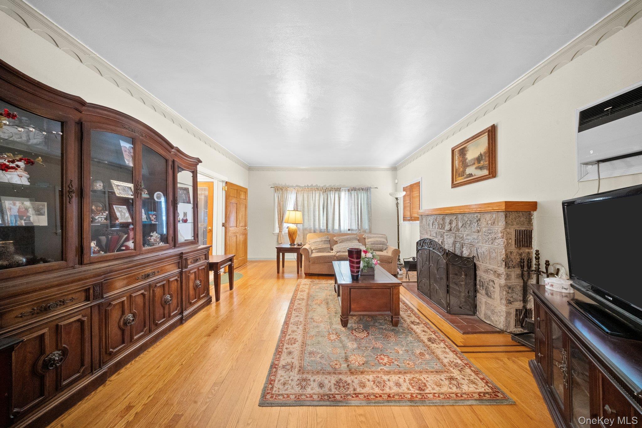 2816 215th Place, Bayside, NY 11360