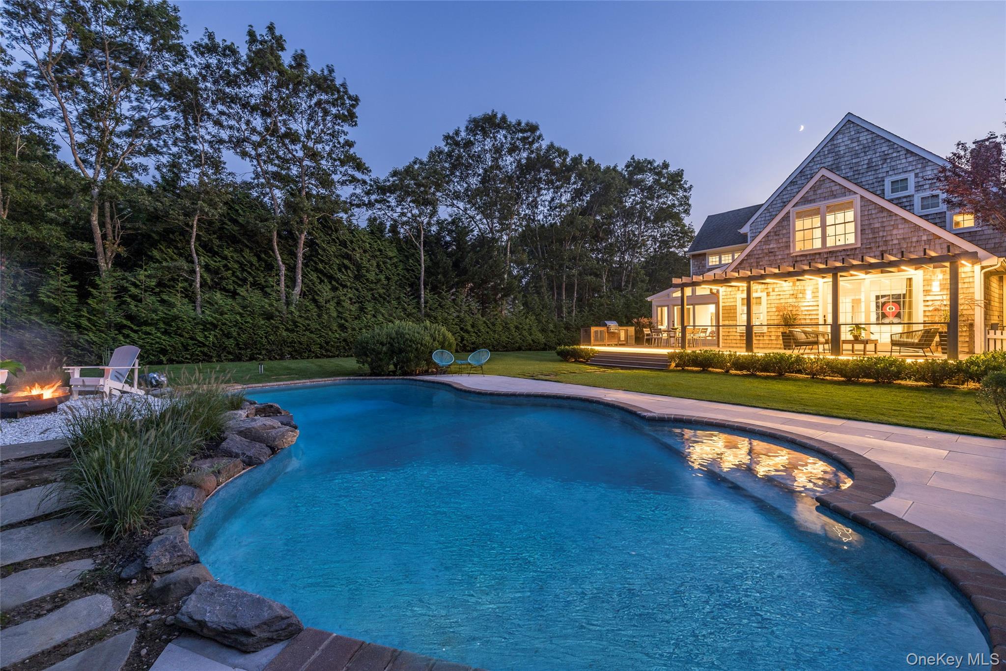 20 Cove Neck Lane, Southampton, NY 11968