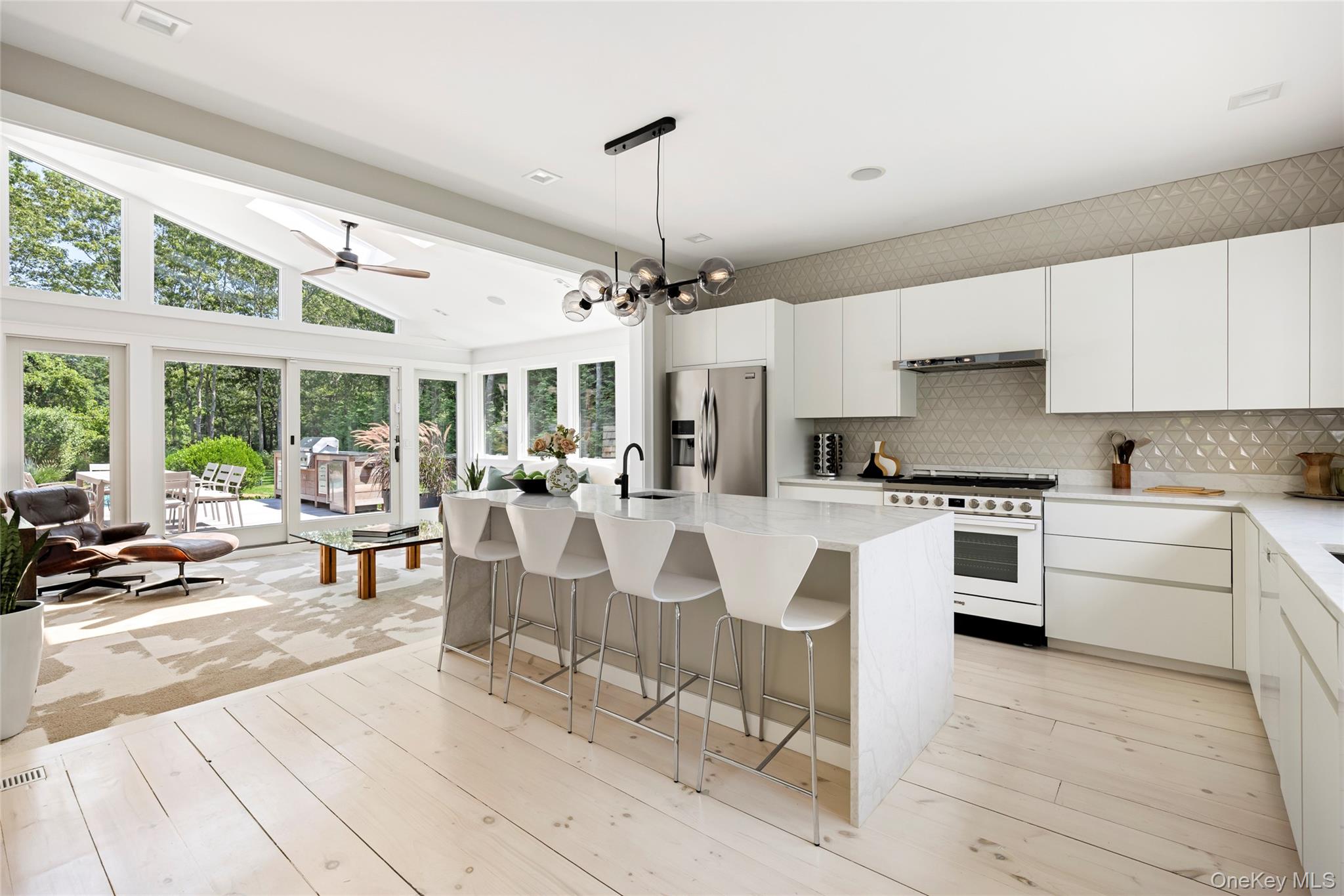 20 Cove Neck Lane, Southampton, NY 11968